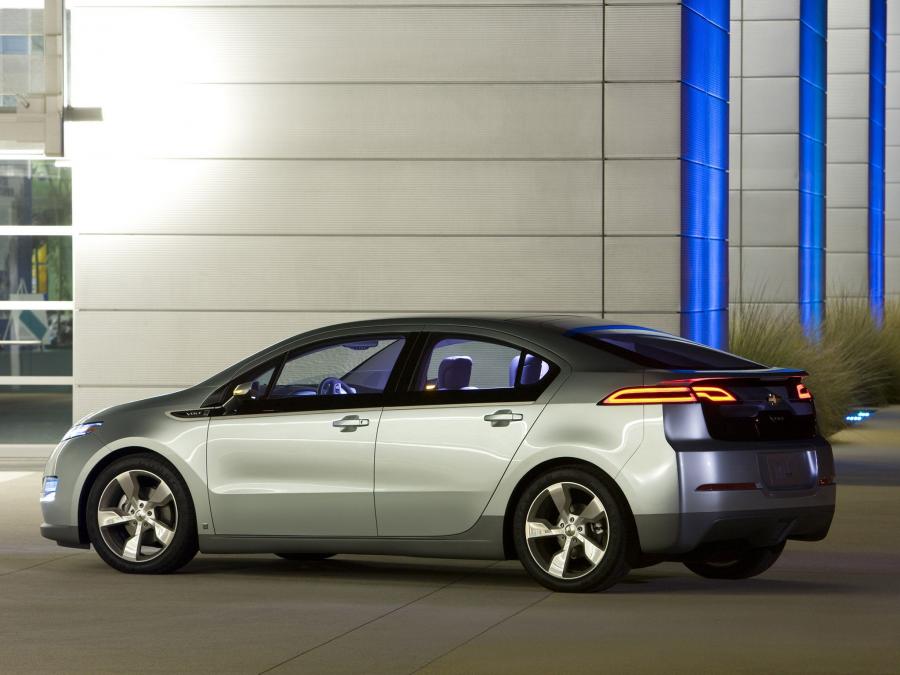  Chevrolet Volt Production Show Car 2011 года  (фото 42 из 55)